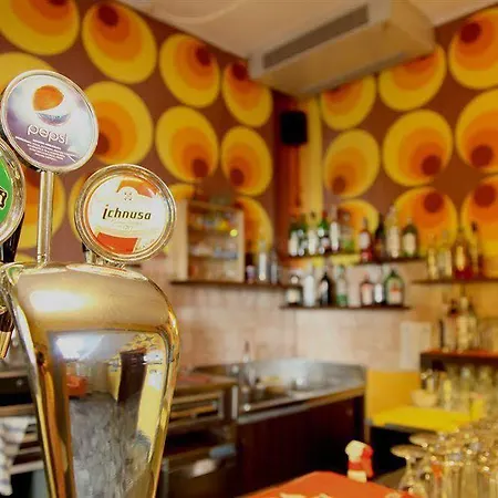 Sunflower Backpacker Hotel 2*