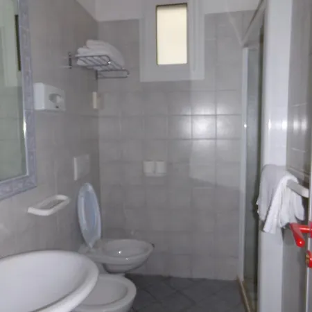 Manu Hotel
