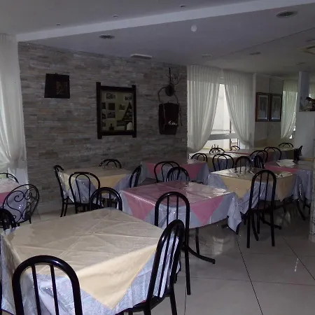 Manu Hotel 3*