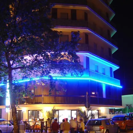 فندق Gambrinus 3*