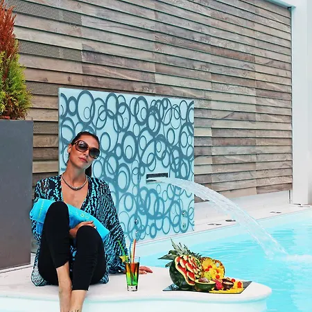 Paola Hotel