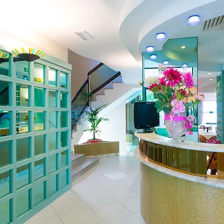 Ariane Hotel 3*