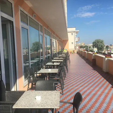 Alexander Hotel