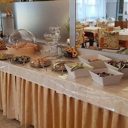 Alba Hotel 3*