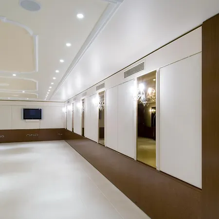 Club House 4*