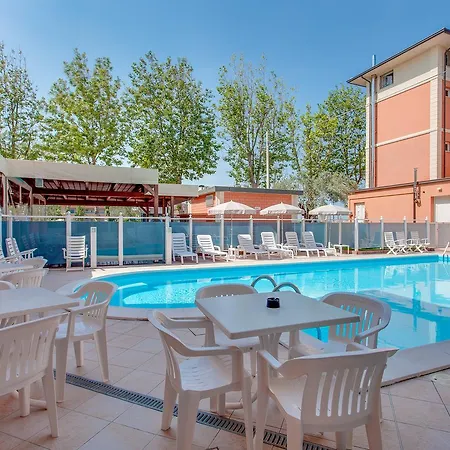 Hotel De La 3*