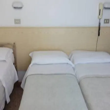 Alba Hotel 3*