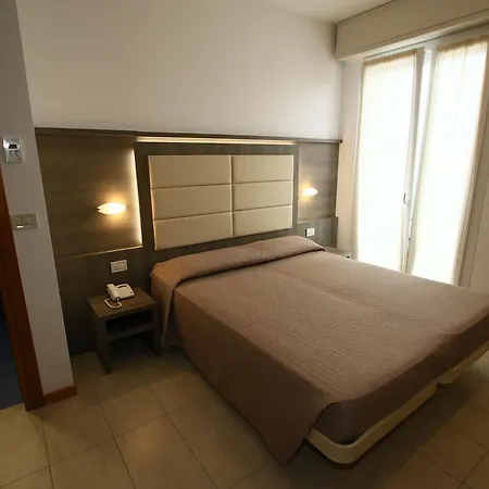 Boom Hotel 3*
