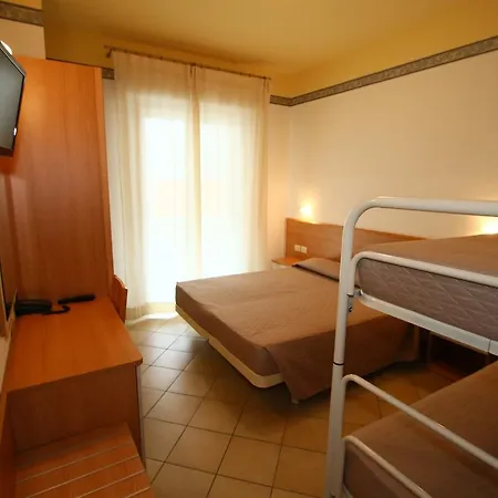 Boom Hotel