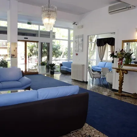 Jolie Hotel