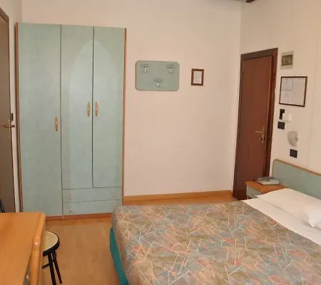 St Pierre Отель Римини