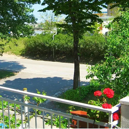 Lauda Bed & Breakfast *