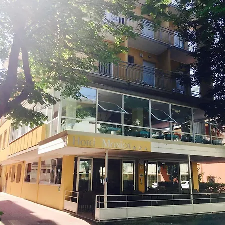 Hotel Monica