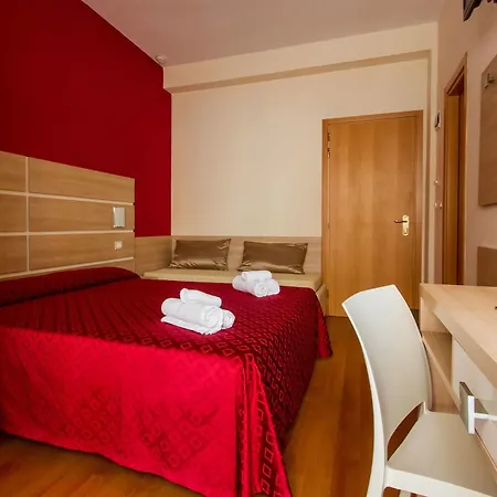 Hotel Monica 3*