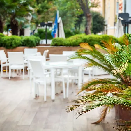 Hotel Kursaal 3*