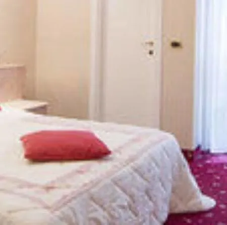 Hotel Royal Plaza 4*