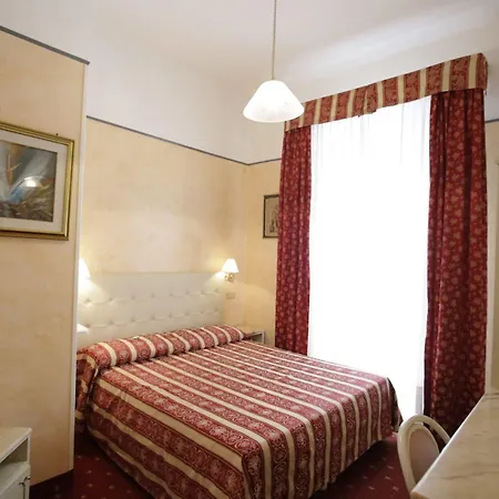 Hotel Vienna Ostenda E Ristorante Il Danubio 4*