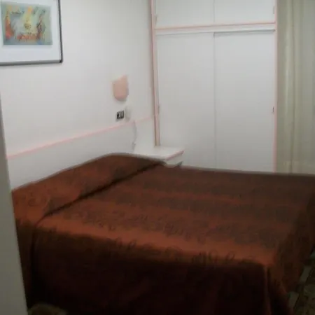 Rosy Hotel