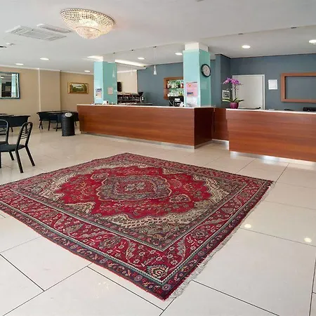 Boom Hotel 3*