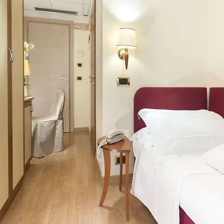 Bikini Hotel 4*