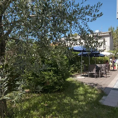 Aparthotel Azzurra 3*
