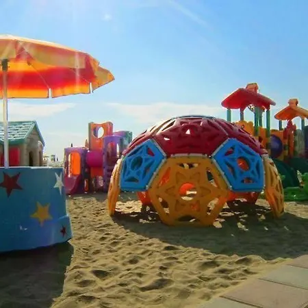 Mamy Hotel 2*