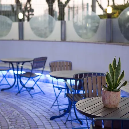 Hotel Amba 3*