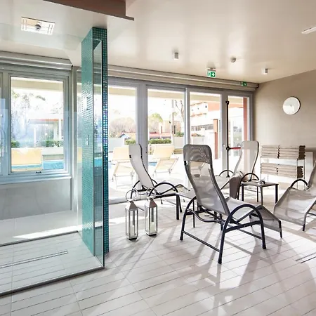 Otel Ascot & 4*