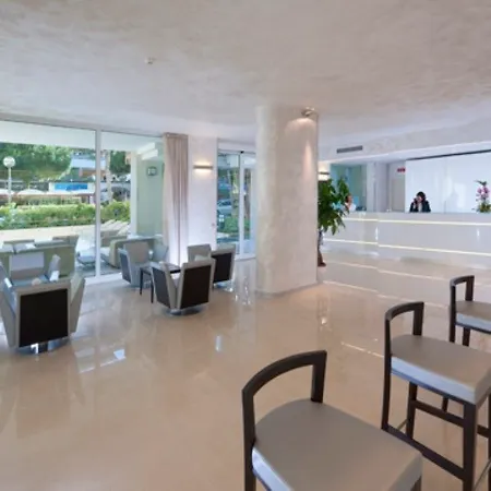 Mercure Artis 4*