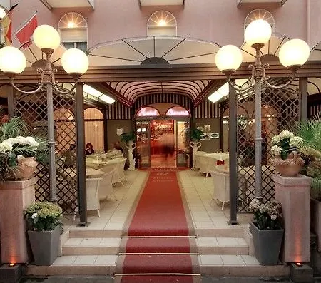 Vienna Ostenda E Ristorante Il Danubio Hotel 4*