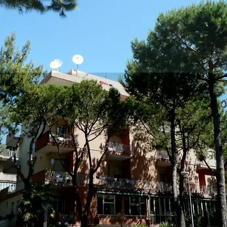 Hotel Aura Living 3*