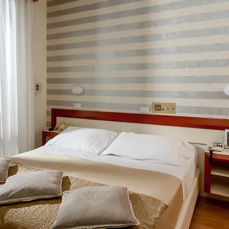 Aristeo Hotel 3*