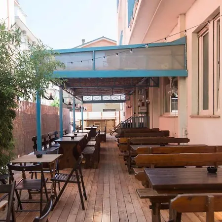 Ostello Sunflower Backpacker & Bar *
