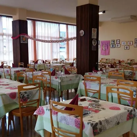 Hotel Alfa - Spiaggia Inclusa Con Pacchetti Personalizzati 호텔 리미니