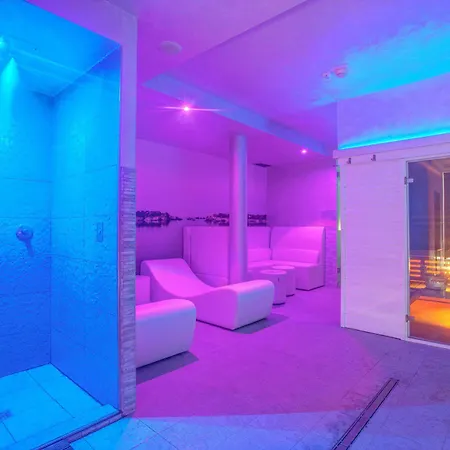 Hotel Ferretti 4*