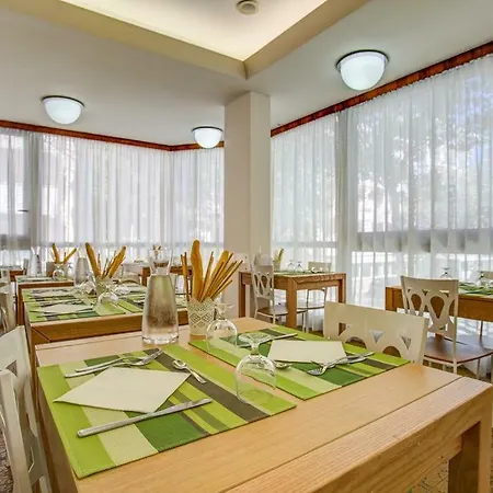 Hotel Konrad 3*