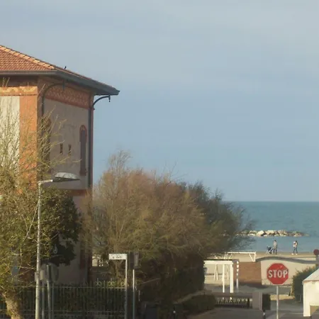 Rosy Hotel 3*