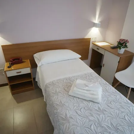 Mon Pays Hotel 3*