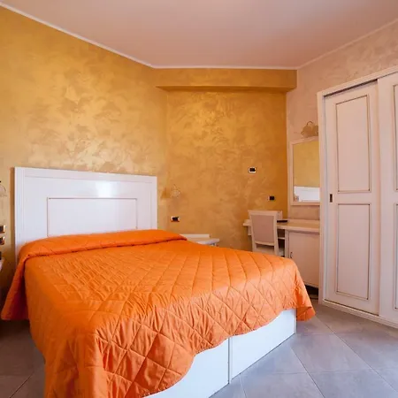 Diplomat Palace Hotel 4*