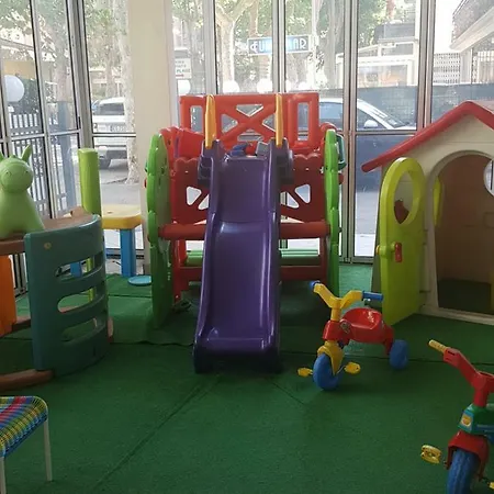 De La Hotel 3*