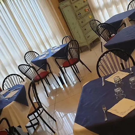 Manu Hotel 3*