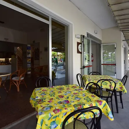 Ennia Hotel