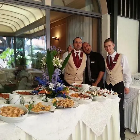Hotel Vienna Ostenda E Ristorante Il Danubio