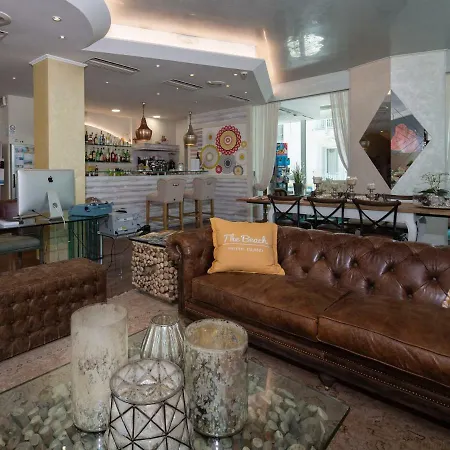 Western Maison B 4*