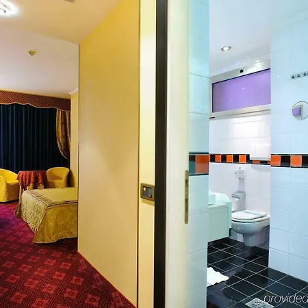 Admiral Art Hotel 4*