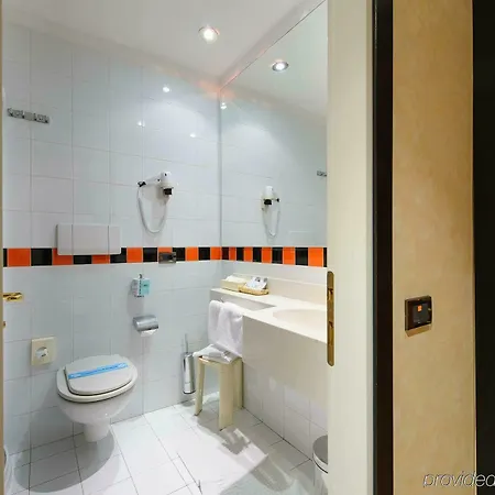 Admiral Art Hotel 4*