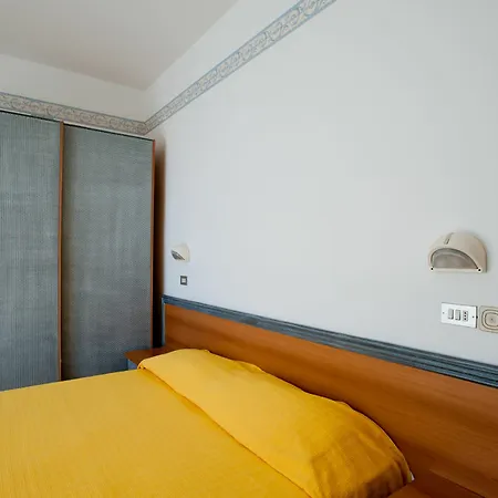 Mauri Hotel 2*