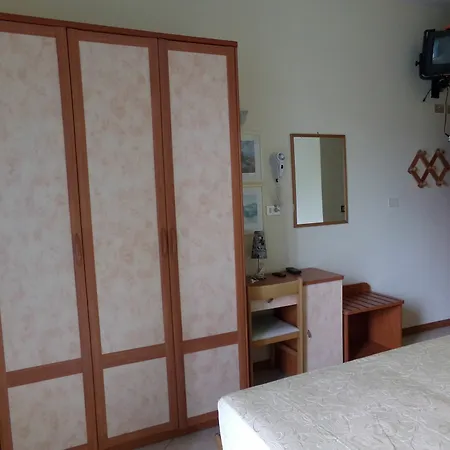 Hotel Manu 3*