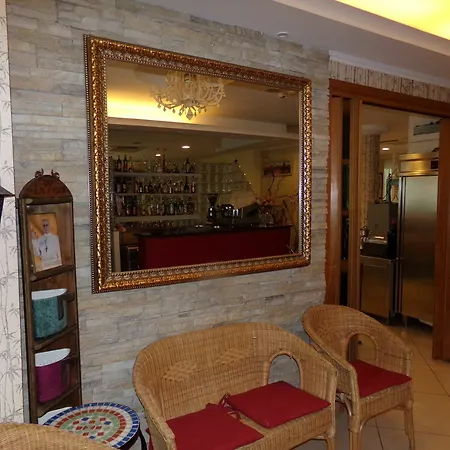 Hotel Manu 3*