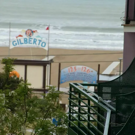 Hotel Manu 3*
